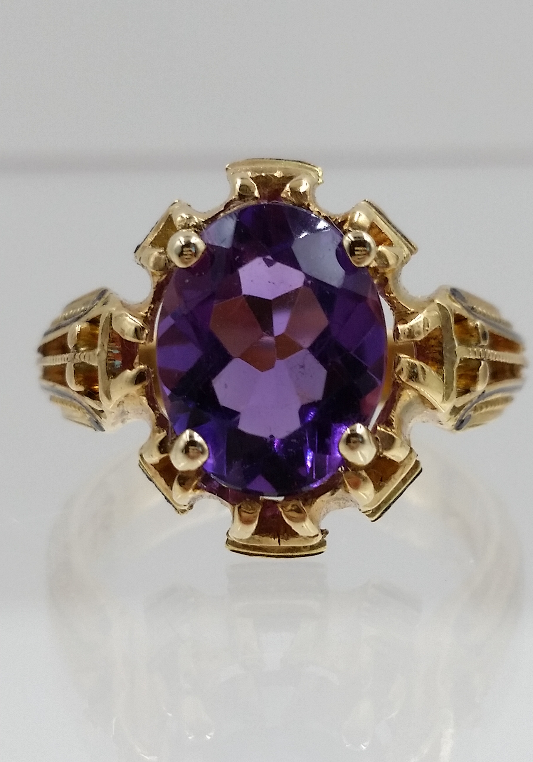 Victorian 18 Karat Yellow Gold Amethyst Ring - Image 2