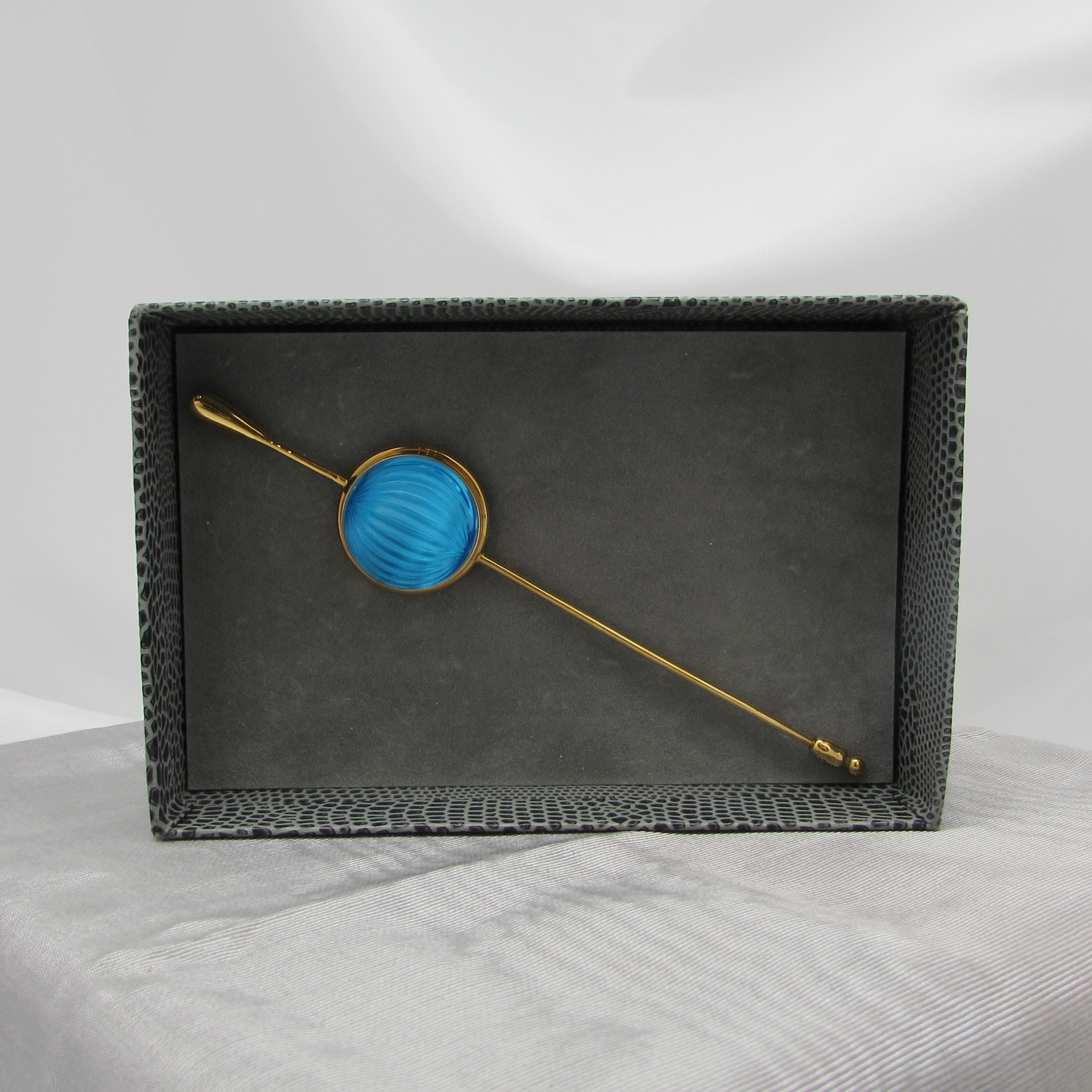 Lalique "Nerita"  Stickpin - Image 3