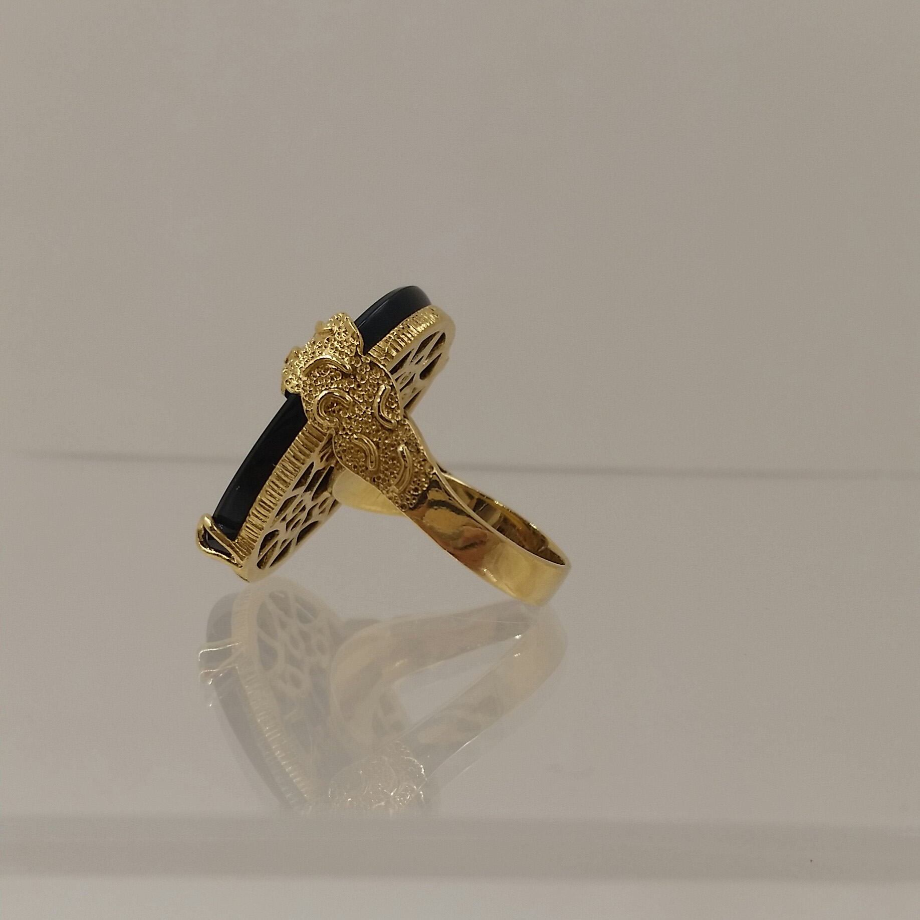 Victorian Inspired 18 Karat Yellow Gold Black Onyx Ring - Image 5