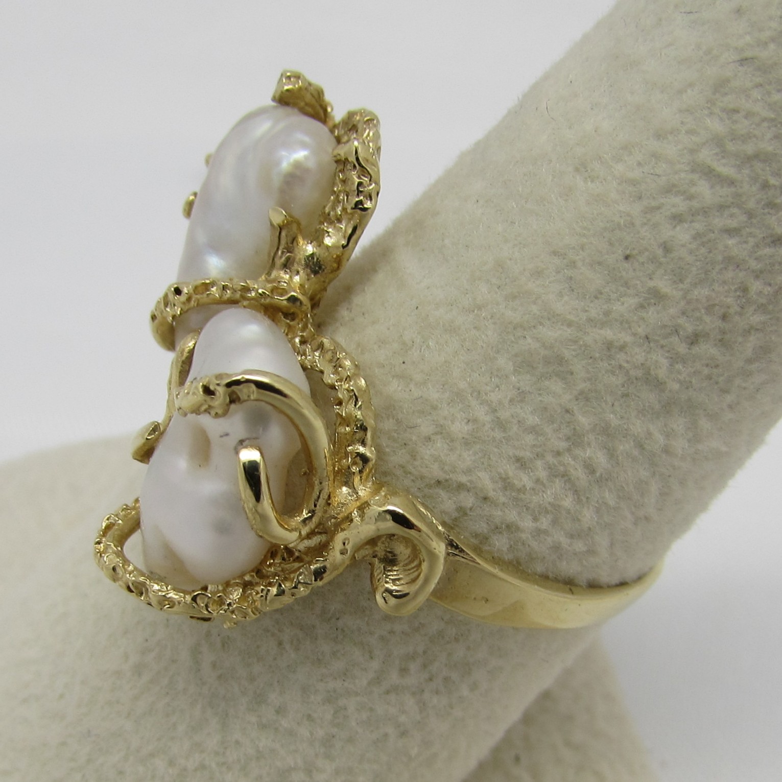 14 Karat Yellow Gold Baroque Shape Pearl Ring - Image 8