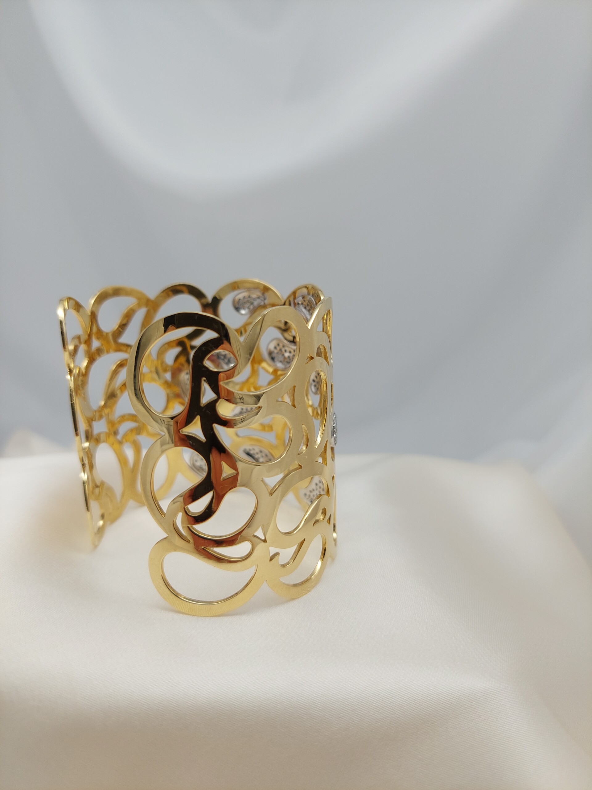 Diamond Wide "Paisley" 18KT Cuff - Image 7