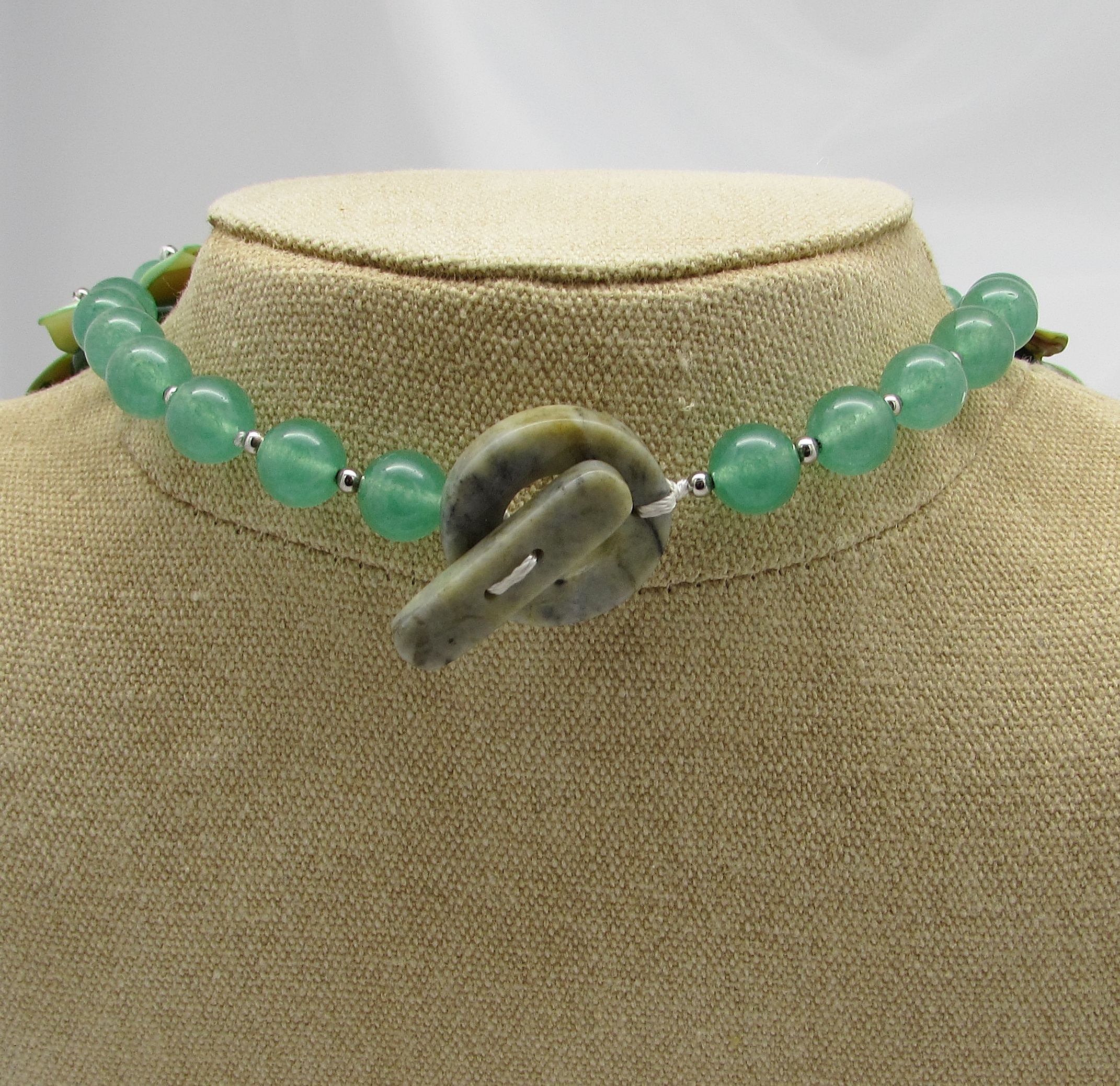 Jade & Mother-of-Pearl Flower Necklace - Image 4