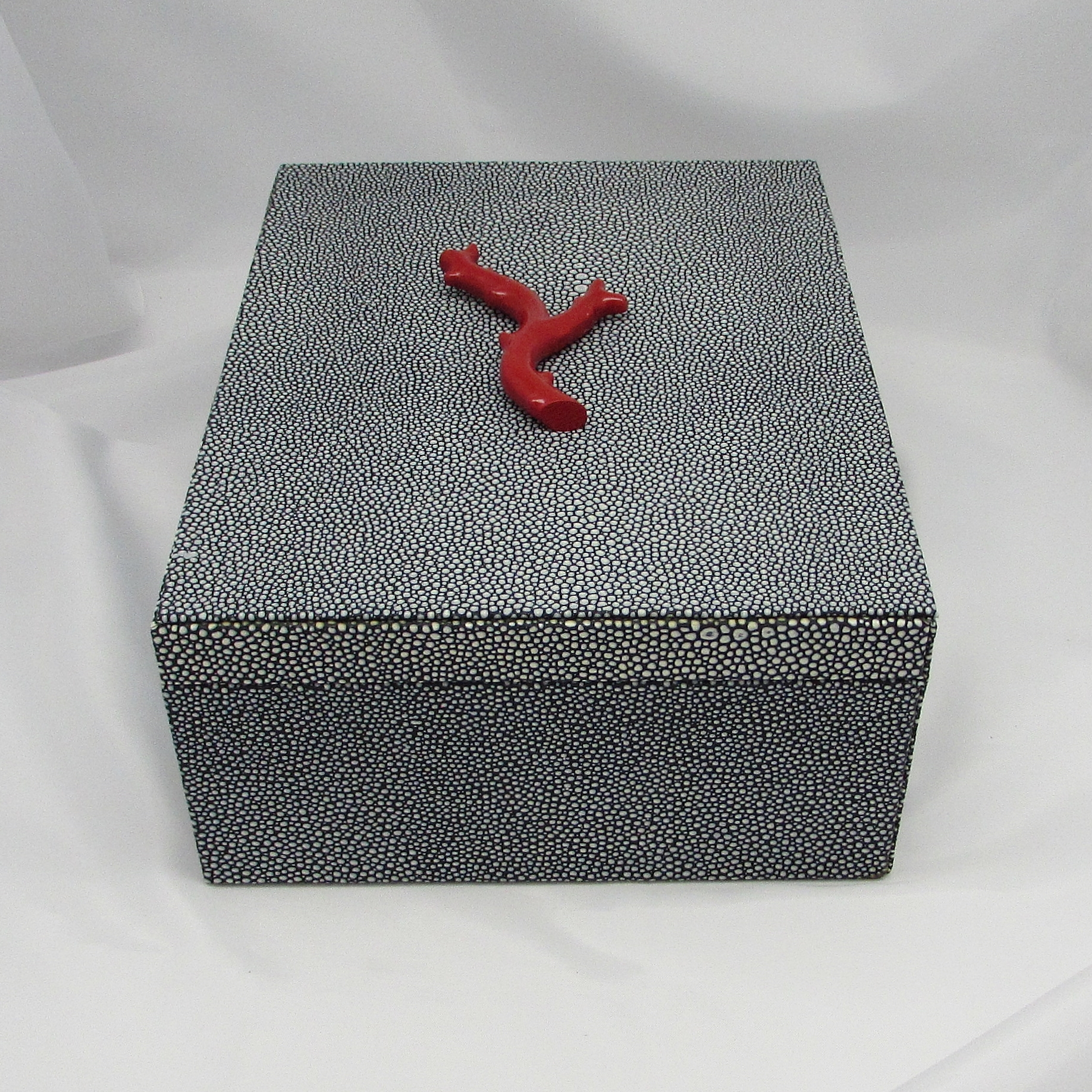 Large "Stingray" Box with "Coral" - Image 4