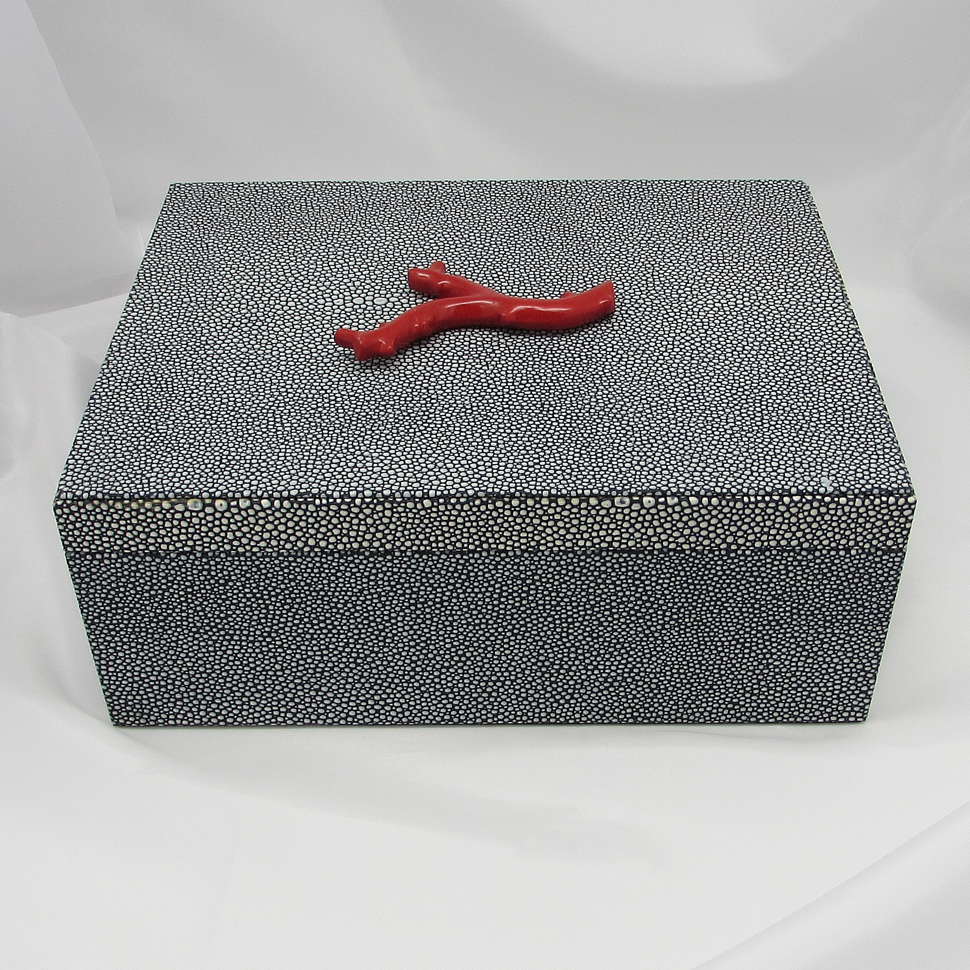 Large "Stingray" Box with "Coral" - Image 3