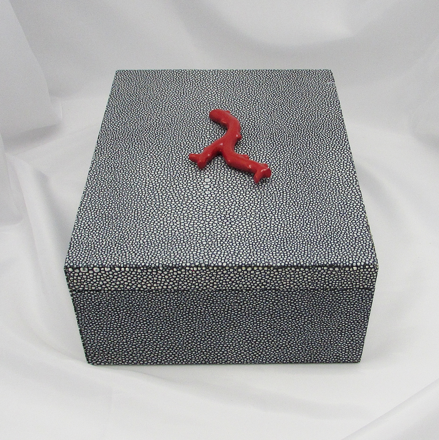 Large "Stingray" Box with "Coral" - Image 5