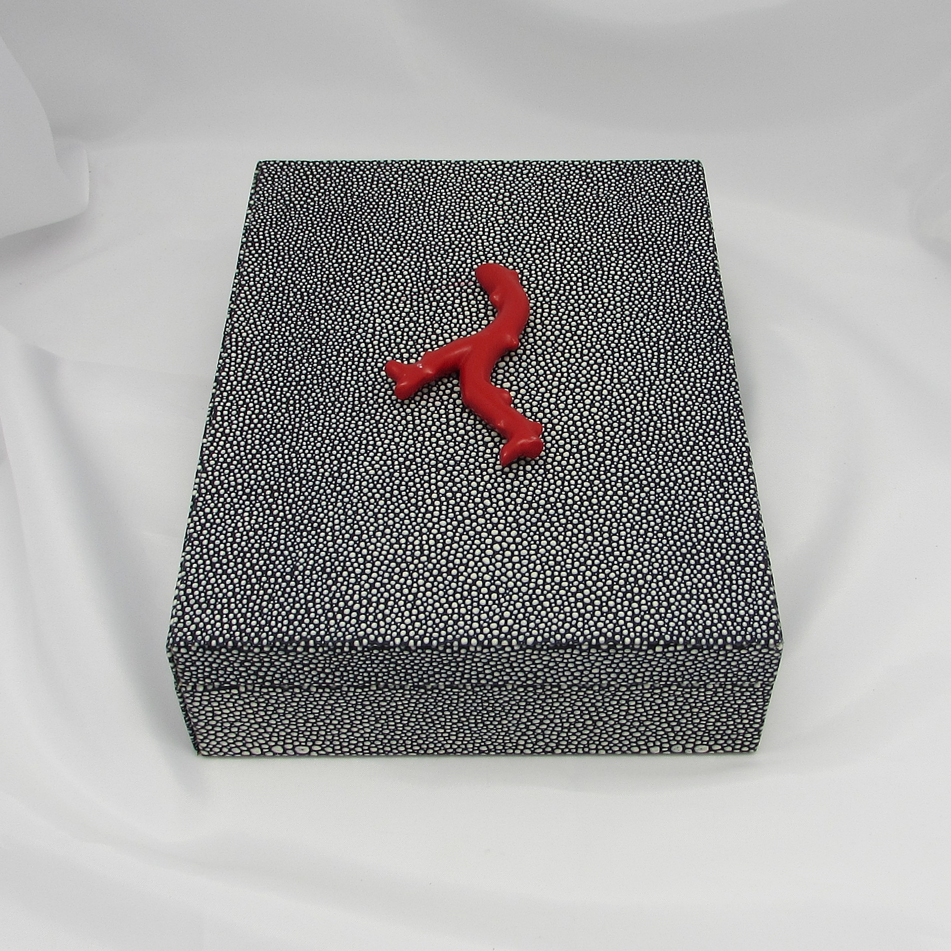 Small "Stingray" Box with "Coral" - Image 5