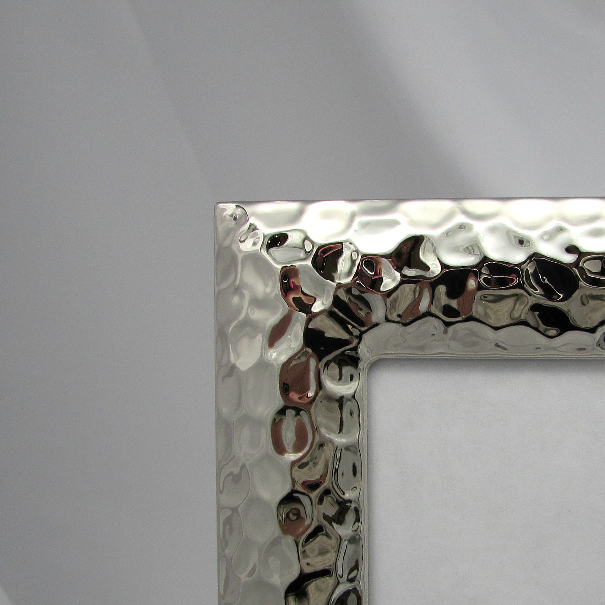 Silver Plate Hammered  4" x 6" Frame - Image 7