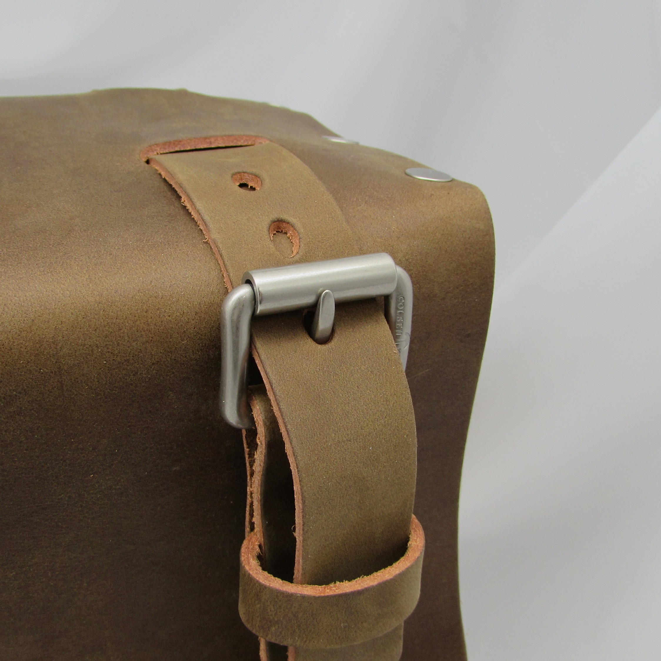 Leather "Old School" Travel Case - Image 8