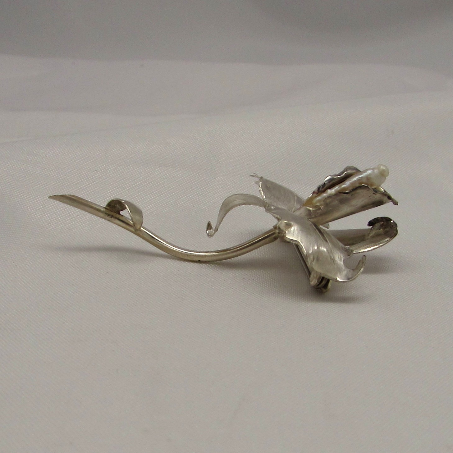 "900" Sterling Orchid with Baroque Stick Pearl - Image 8