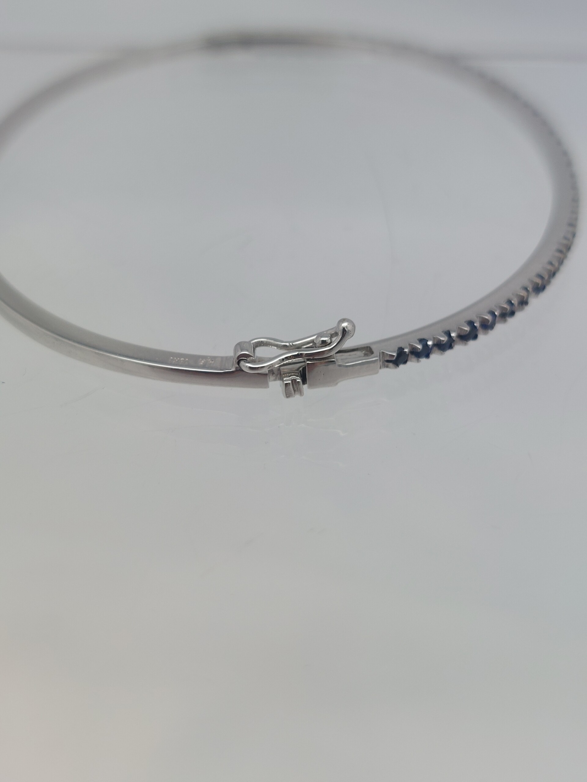 18KT Blue Sapphire Bangle - Image 4