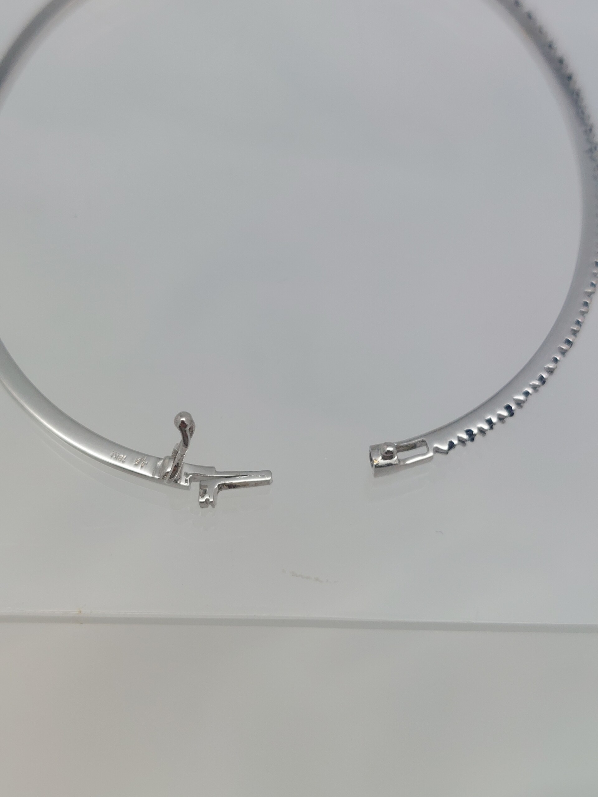 18KT Blue Sapphire Bangle - Image 5
