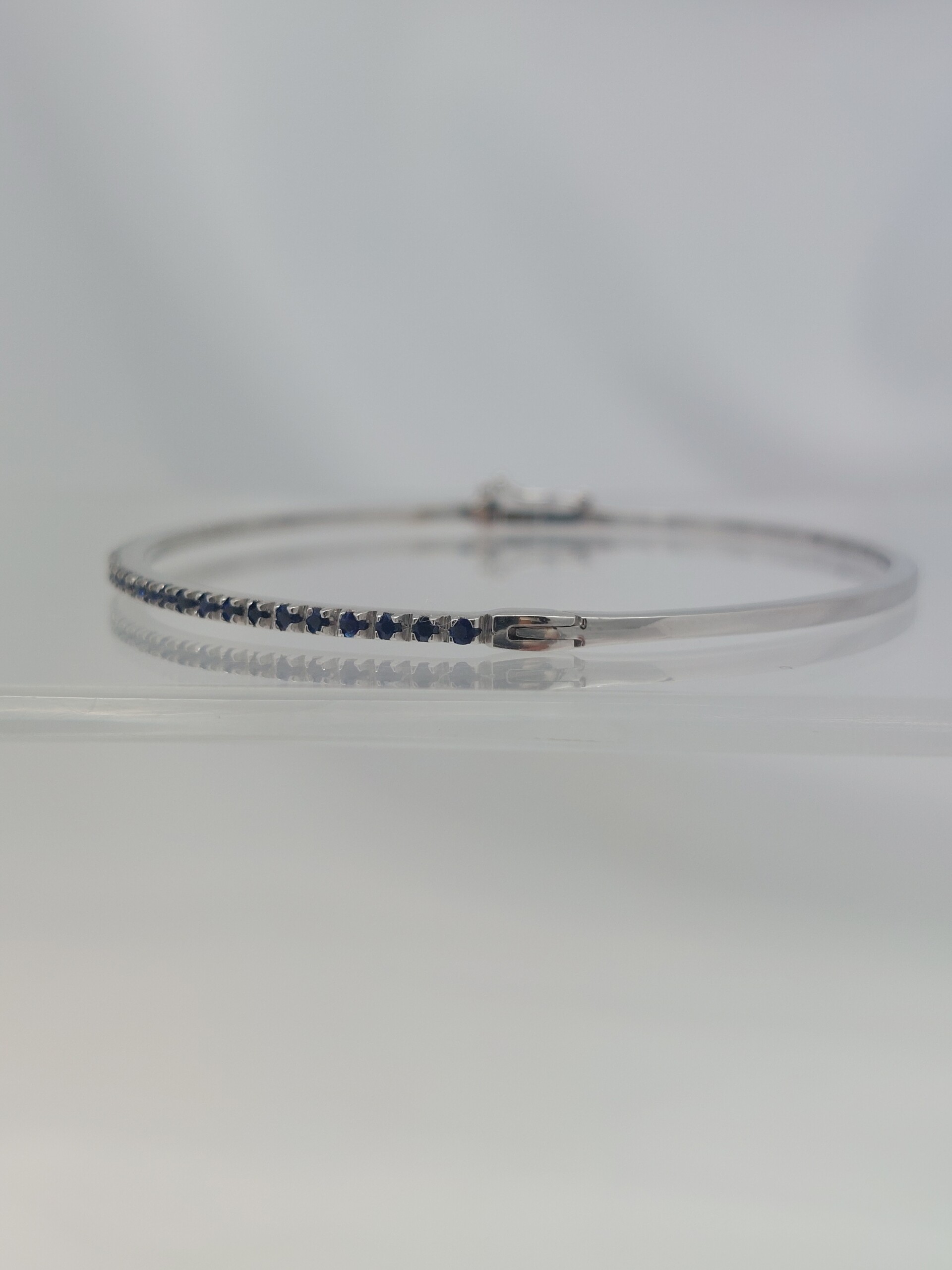 18KT Blue Sapphire Bangle - Image 6