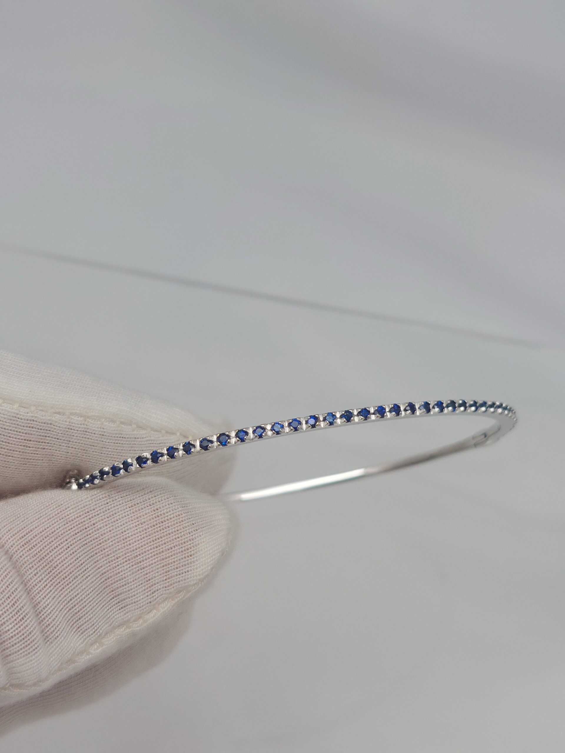18KT Blue Sapphire Bangle - Image 10