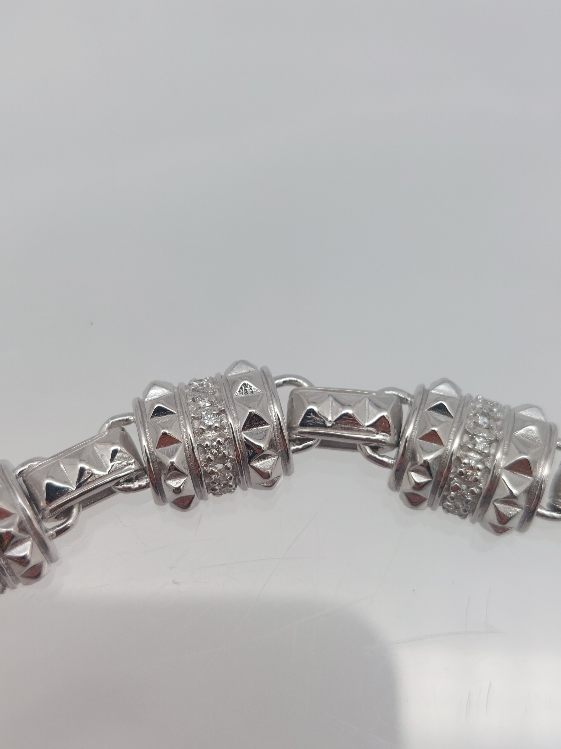 14KT "Pyramid" Diamond Bracelet - Image 4