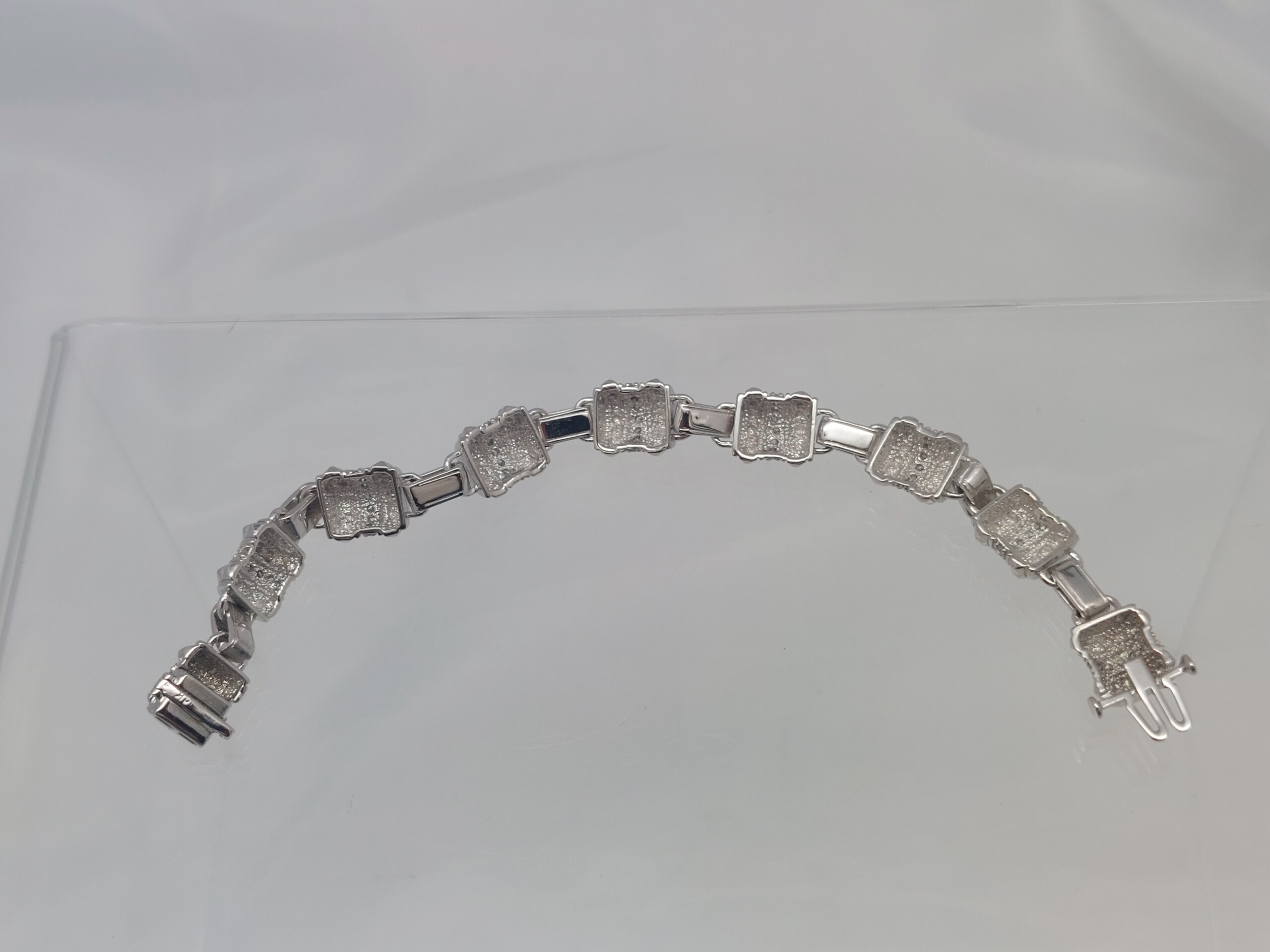 14KT "Pyramid" Diamond Bracelet - Image 6