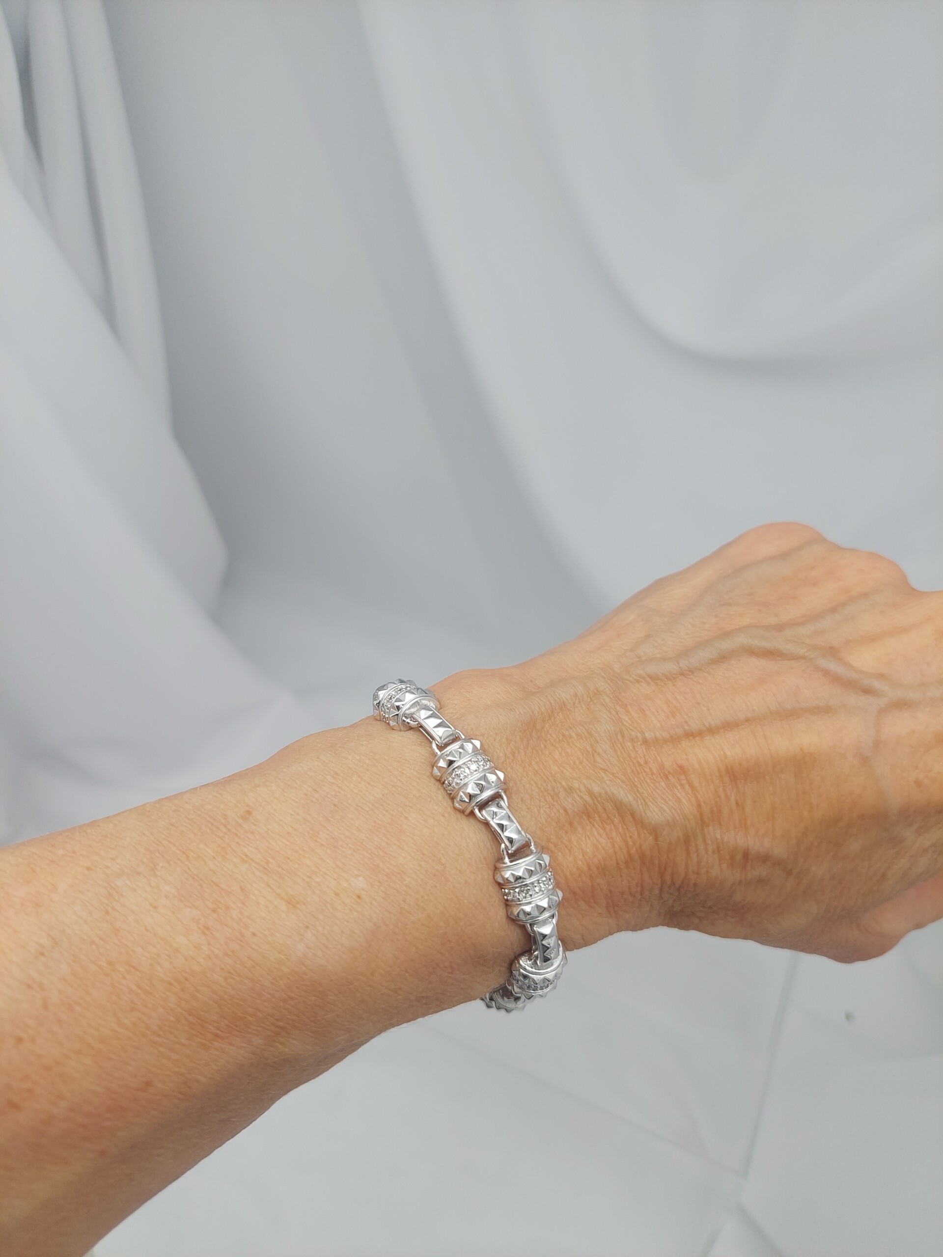 14KT "Pyramid" Diamond Bracelet - Image 9
