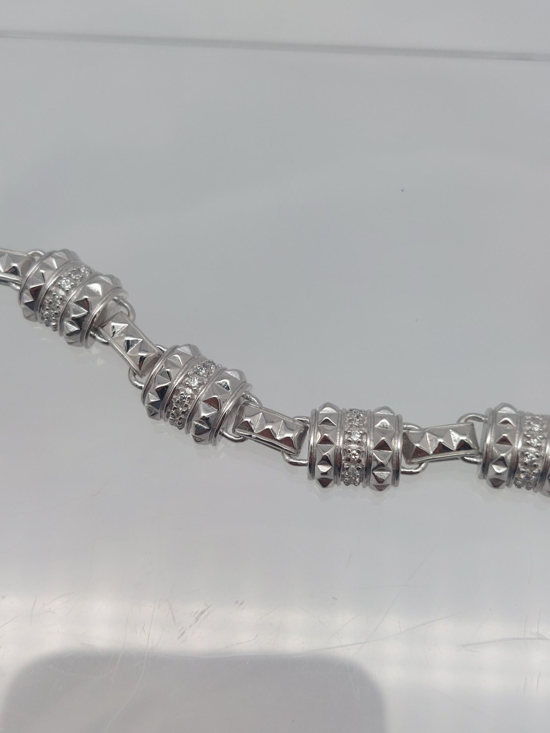 14KT "Pyramid" Diamond Bracelet - Image 10