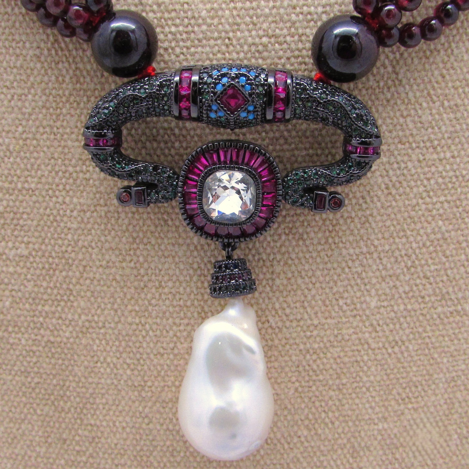 Natural Garnet & Freshwater Pearl Necklace - Image 10