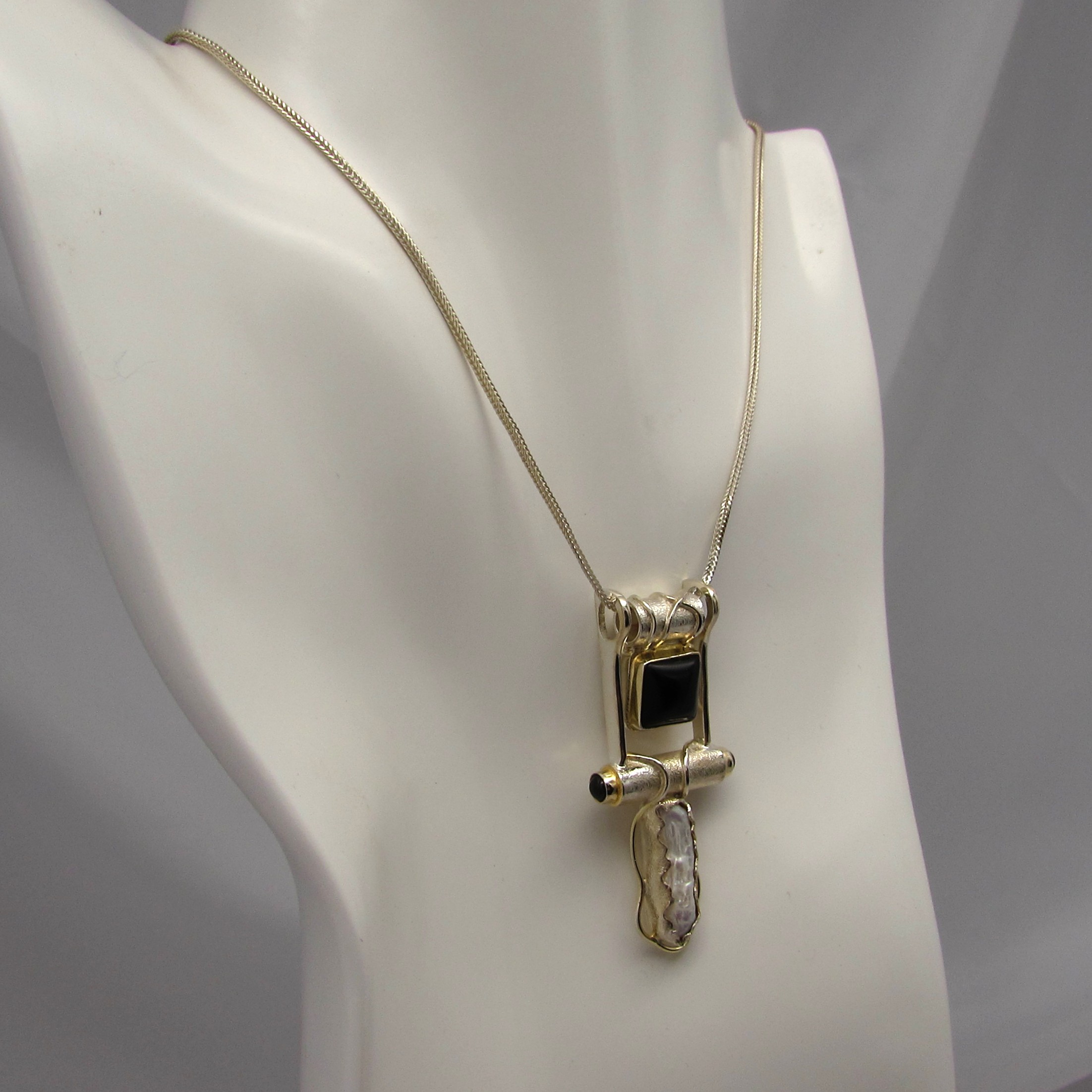 Sterling, Onyx, Garnet & Pearl Necklace - Image 4