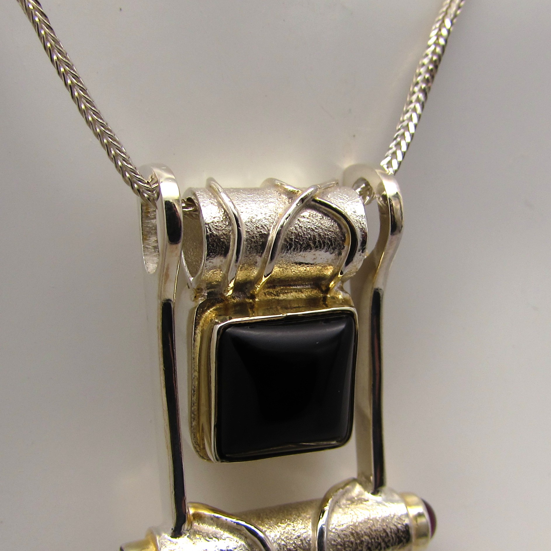 Sterling, Onyx, Garnet & Pearl Necklace - Image 6