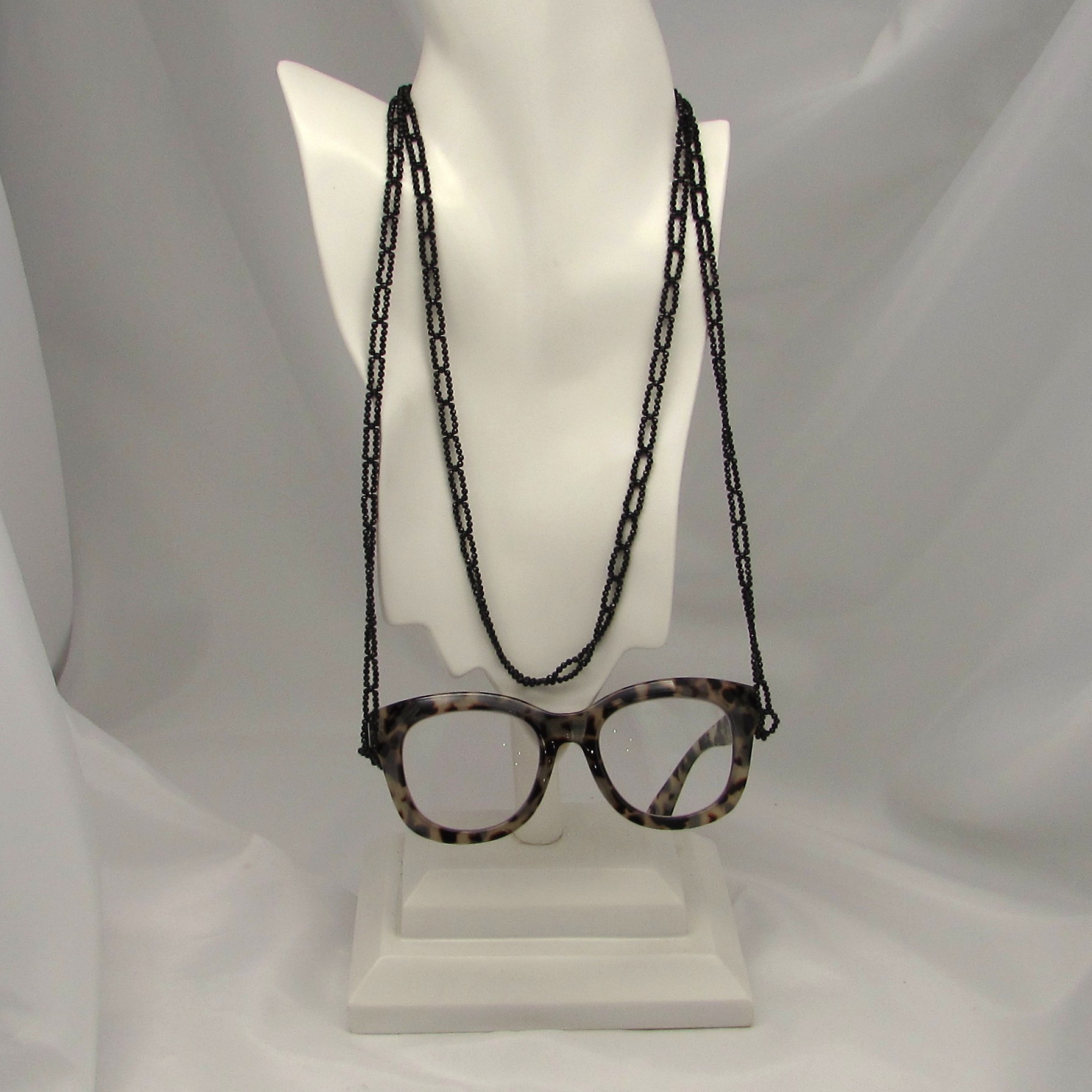 Black Spinal Eye Glass Holder Necklace - Image 2