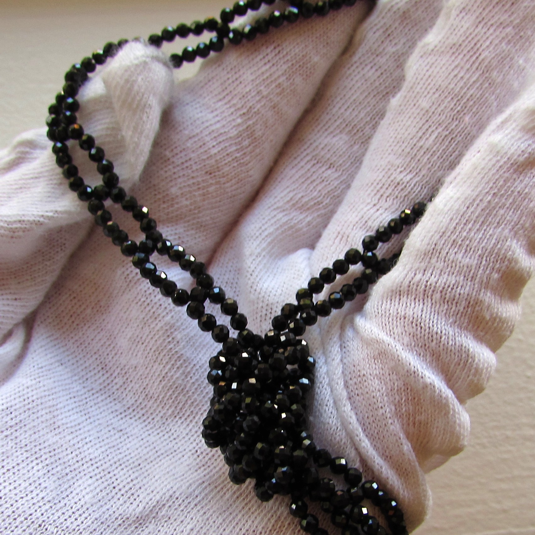 Black Spinal Eye Glass Holder Necklace - Image 6