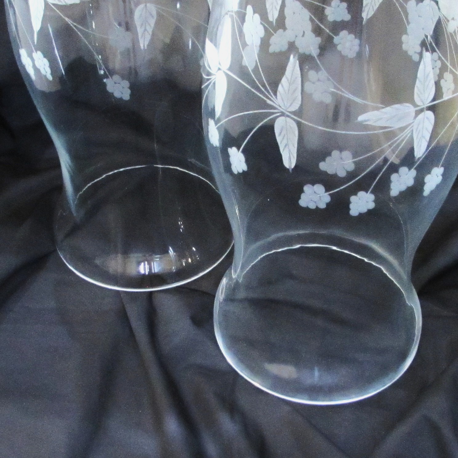 Pair of 22" Etched Glass Hurricanes - Image 3