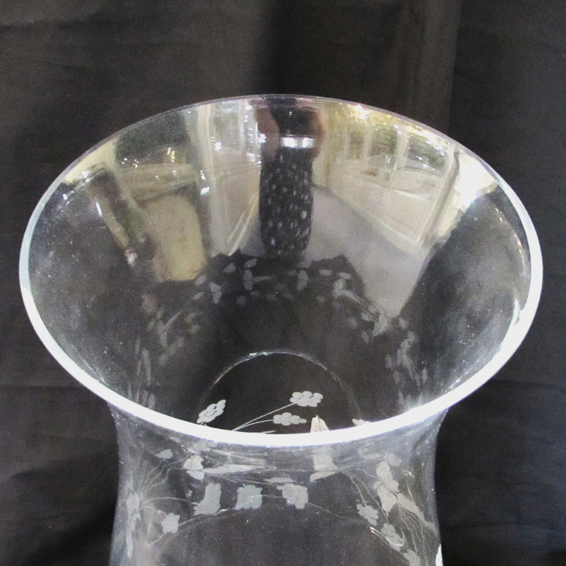Pair of 22" Etched Glass Hurricanes - Image 4